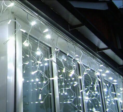 Изображение Уличная светодиодная гирлянда Uniel бахрома 230V теплый белый ULD-B3010-200/TWK WARMWHITE IP67 UL-00001365