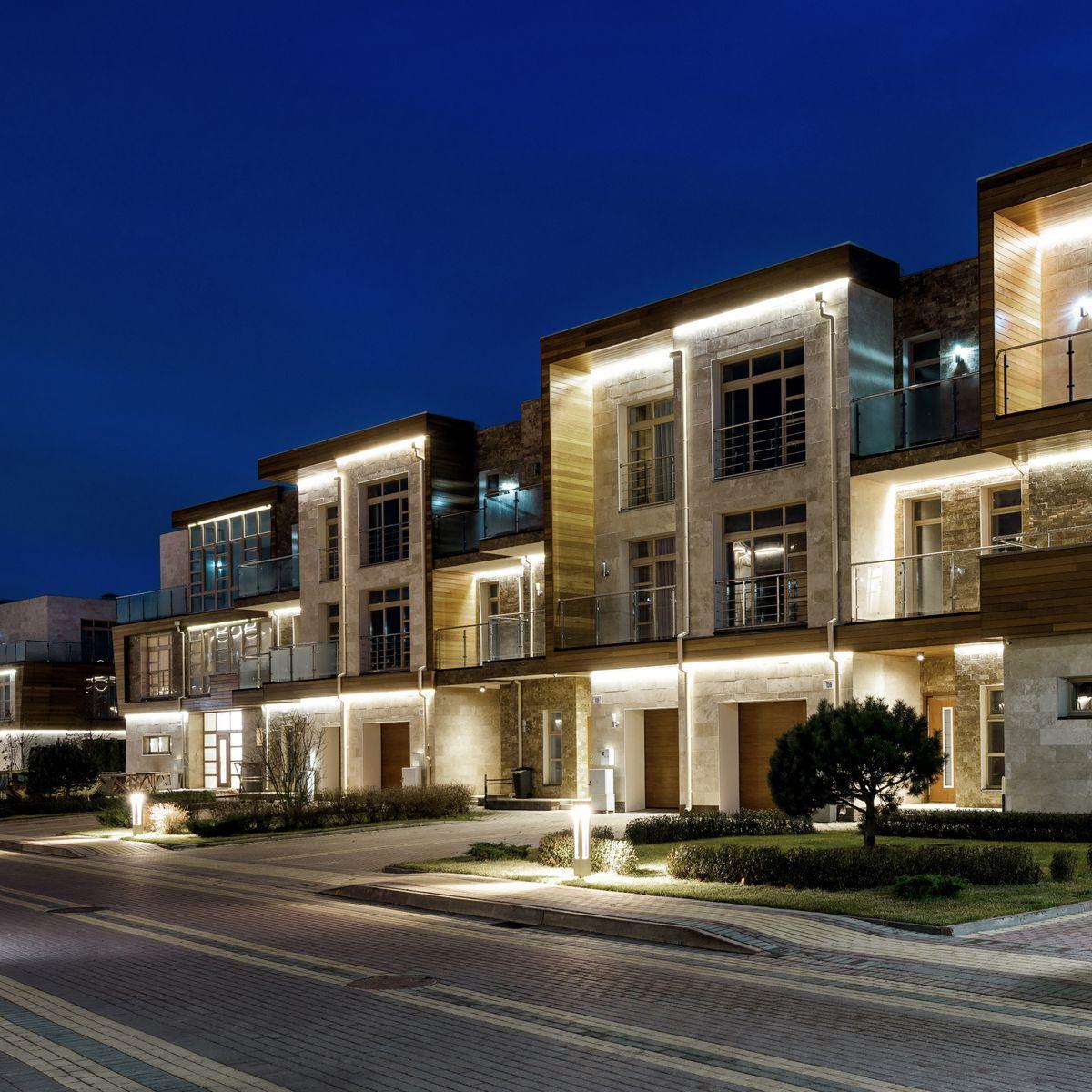 Изображение Светодиодная влагозащищенная лента Apeyron 6W/m 60LED/m 2835SMD холодный белый 25M 10-53